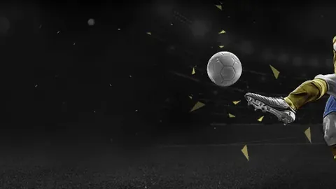 传奇曼城新星告别：一线队磨砺之路坎坷，追逐梦想却似犬马般辛酸历程